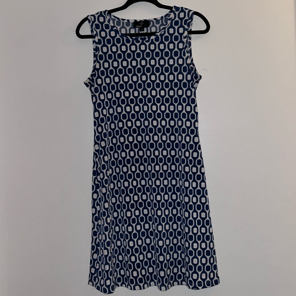 Ronni Nicole Dress Size Small Blue & White Textured Short Sleeveless Geometric